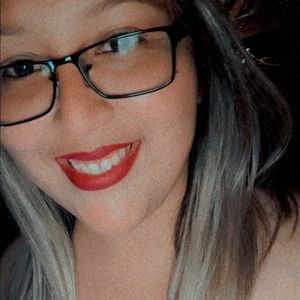 Meet your Posher, Cynthia